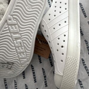 New Weesteps - white
